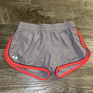 🚨NWOT🚨 Under Armour Semi-Fitted athletic shorts